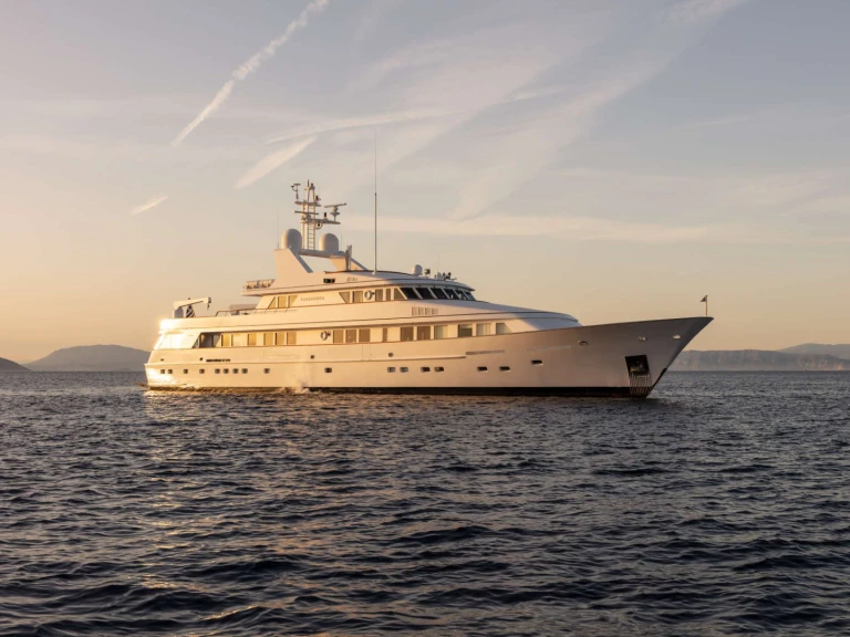 Alquiler de Yate de lujo, con o sin patrón Feadship Atenas