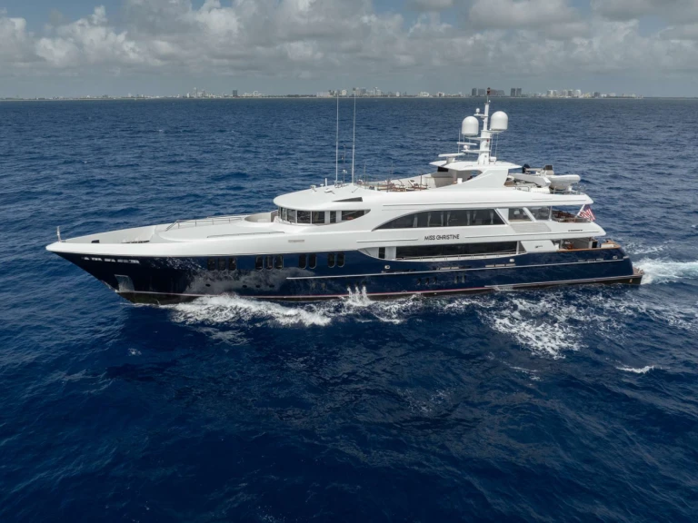 Alquiler de Yate de lujo, con o sin patrón Trinity Yachts New England
