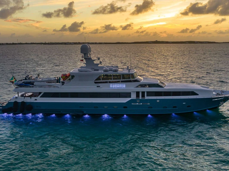 Alquiler de Splendor KASHMIR en Nassau