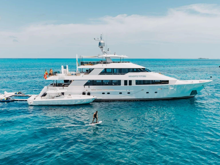 Westport MEMENTO VIVERE de alquiler a Bahamas