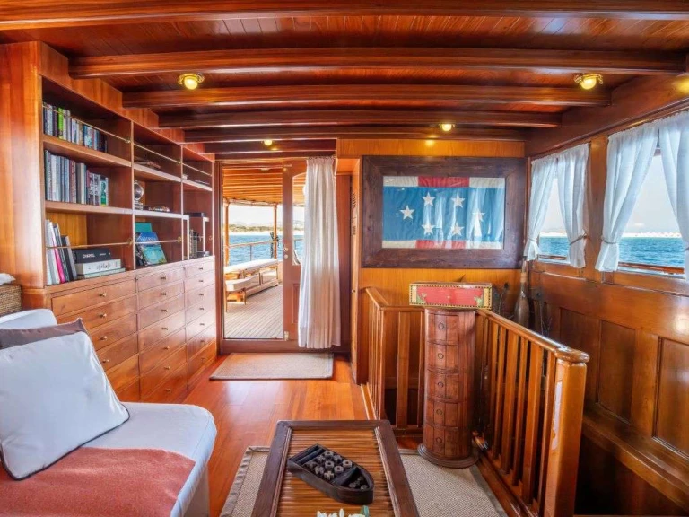 Alquiler de embarcaciones  OVER THE RAINBOW OF LONDON enCannes en Samboat