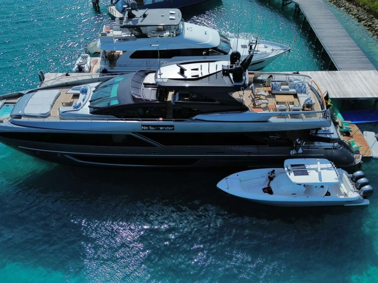 Alquiler Yate de lujo en Newport - Riva NO SURRENDER