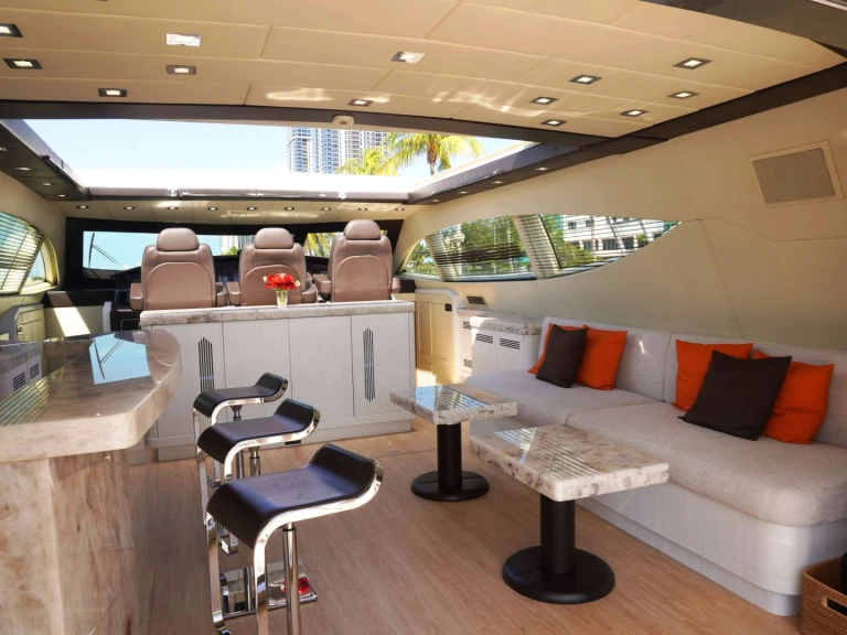 Alquiler de embarcaciones Mangusta Mangusta 105' enMiami en Samboat
