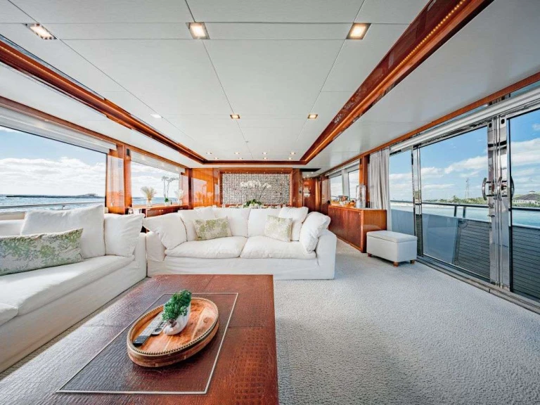 Alquiler de embarcaciones Princess, UK BEACHFRONT II enNassau en Samboat