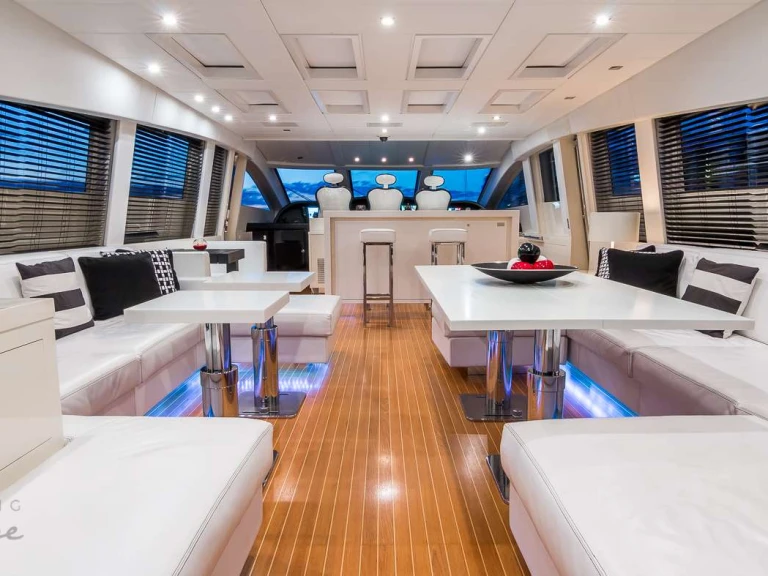 Alquiler de Cantieri Dell'Arno Venture en Miami