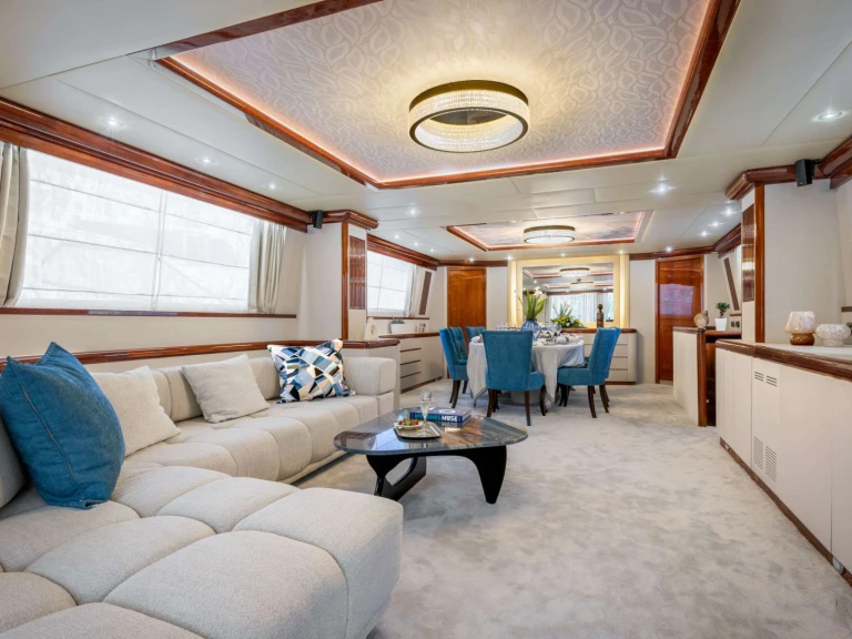 Falcon AZURE ONE de alquiler a Atenas