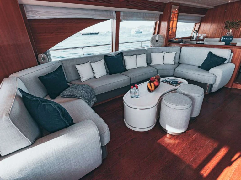 Alquiler Roma - Couach Lady Amanda en SamBoat