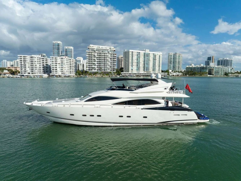 Yate de lujo para alquilar Miami al mejor precio