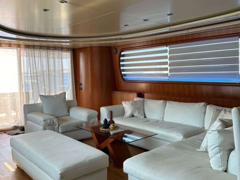 Alquiler de embarcaciones Falcon ILLYA F enMiconos (Isla) en Samboat