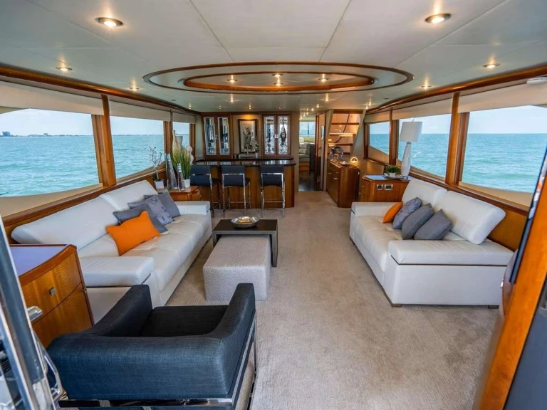 Alquiler de embarcaciones Lazzara Voyager enKey West en Samboat