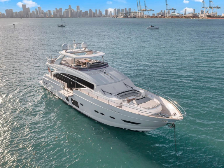 Alquiler de Princess, UK Freedom en Miami Beach