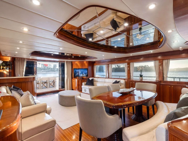 Alquiler de Yate de lujo, con o sin patrón Johnson Auckland