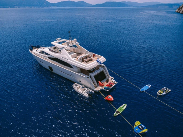 Alquiler Atenas - Ferretti MAYBE NOT en SamBoat