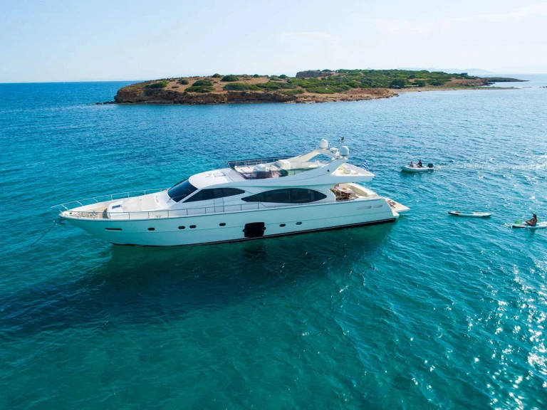 Alquiler de embarcaciones Ferretti NINETEEN enAtenas en Samboat