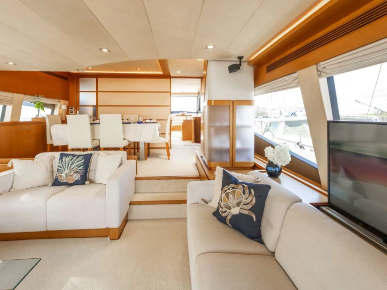 Alquiler de embarcaciones Ferretti IRENE enAtenas en Samboat
