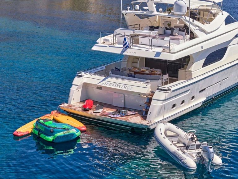 Alquiler de embarcaciones Ferretti APEΙRON BLUE enLávrio en Samboat