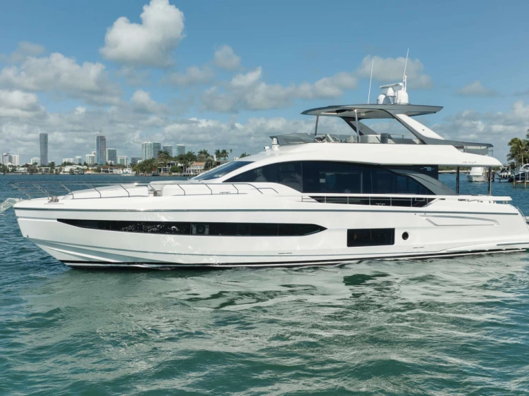 Alquiler de embarcaciones Azimut Nena enAventura en Samboat