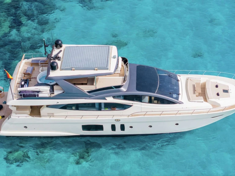 Alquiler de Astondoa BISCAYNE en Ibiza