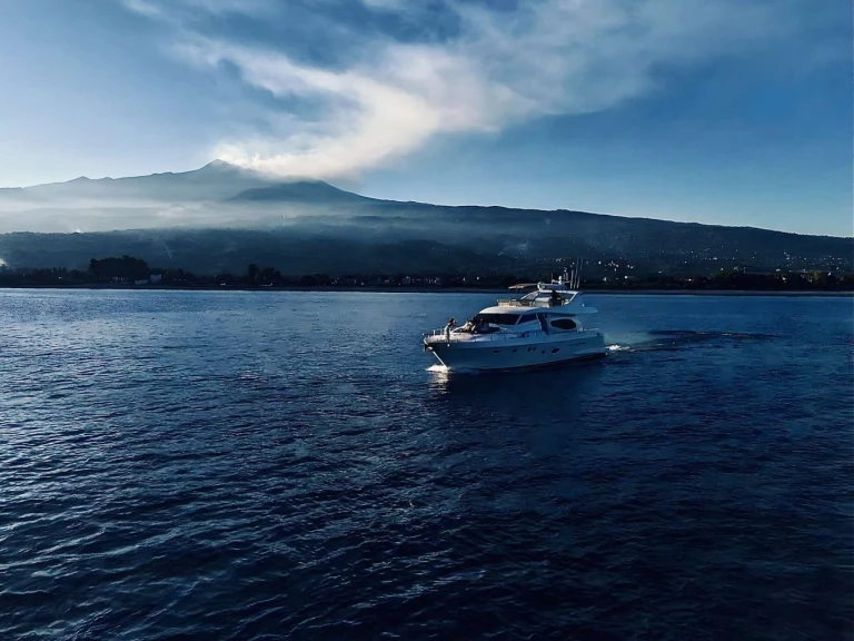 Alquiler Riposto - Ferretti Angelica en SamBoat