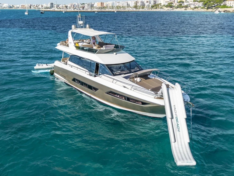 Alquiler de Yate de lujo, con o sin patrón Prestige Yachts Nápoles