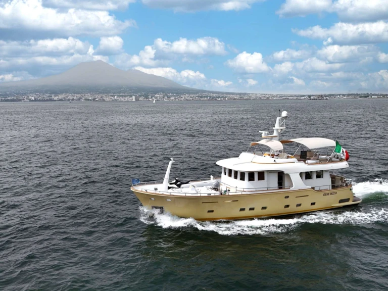 Alquiler Yate de lujo Terranova Yachts con o sin  título de navegación