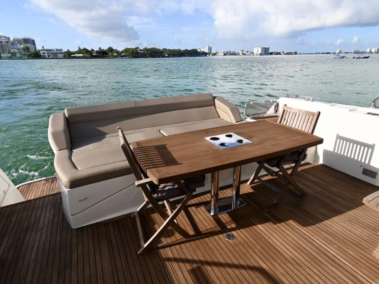 Alquiler de barcos Caribe barato de 60 Prestige
