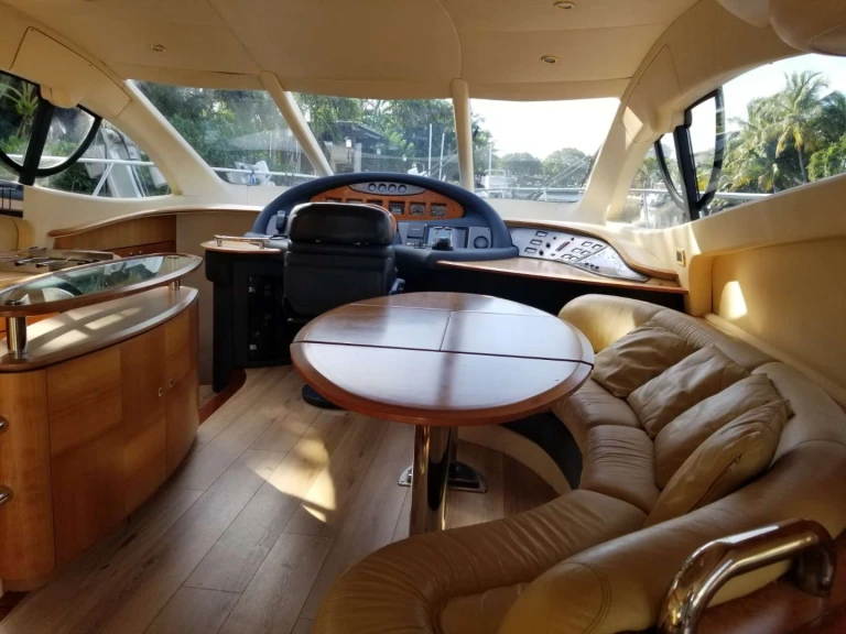 Alquiler de Yate de lujo, con o sin patrón Azimut Miami Beach