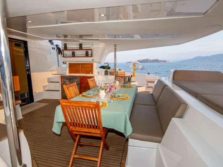 Fountaine Pajot HIGHJINKS  de alquiler a El Pireo