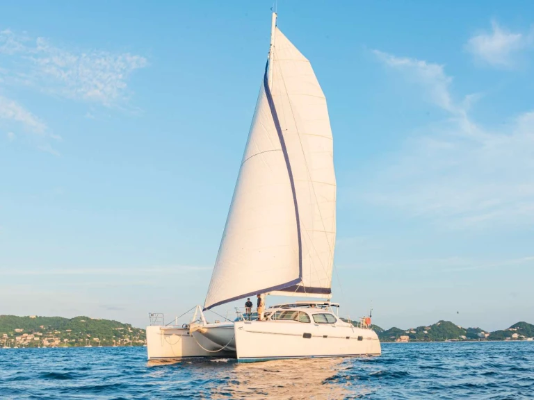 Alquiler de Yate de lujo, con o sin patrón PRIVILEGE ALLIAURA MARINE GROUP Rodney Bay
