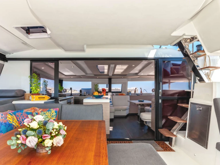 Alquiler de Yate de lujo, con o sin patrón Fountaine Pajot Rhodes Island