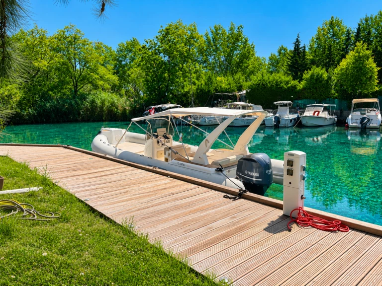 Alquiler de barcos Mandelieu-la-Napoule barato de Tempest 770