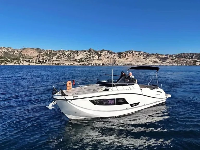 Alquiler de Quicksilver Activ 875 Sundeck en Antibes