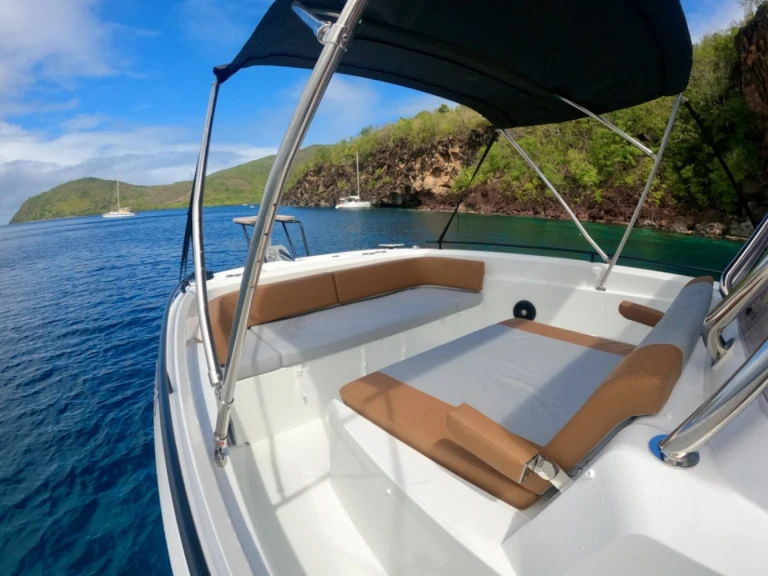 Alquiler de barcos Les Trois-Îlets barato de Flyer 9
