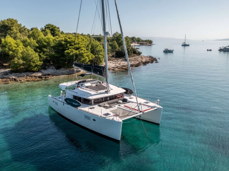 Alquiler de embarcaciones Lagoon Falco  enCroacia en Samboat