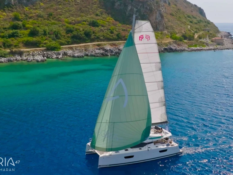 Alquiler de Yate de lujo, con o sin patrón Fountaine Pajot Kalamata