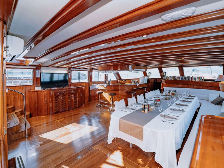 Custom Gulet-Motor Sailor Lycian Queen de alquiler a Fethiye