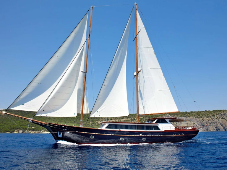 Custom Slow Live de alquiler a Grecia