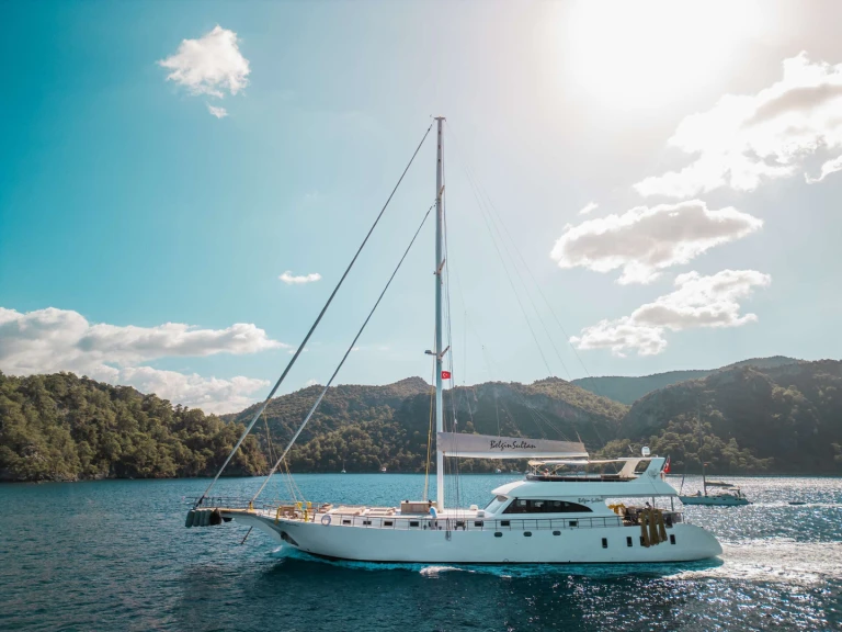 Alquiler de barcos Fethiye barato de Belgin Sultan