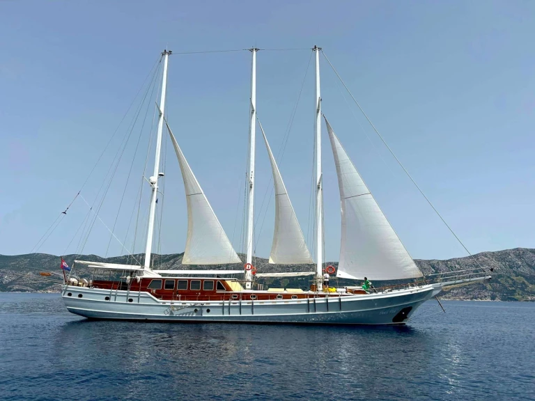 costume Dolce Vita de alquiler a Šibenik