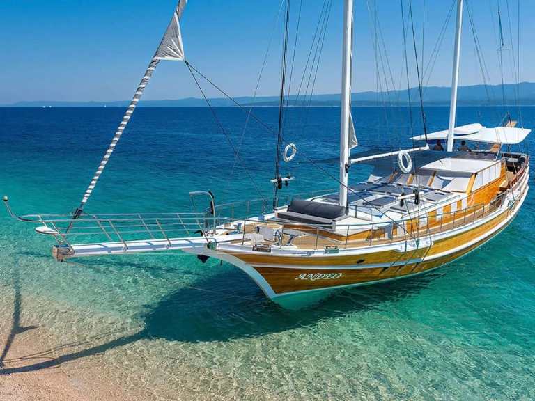 Alquiler de Custom Anđeo en Croacia