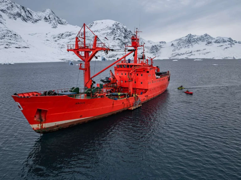 T.B.A ARGUS de alquiler a Islandia