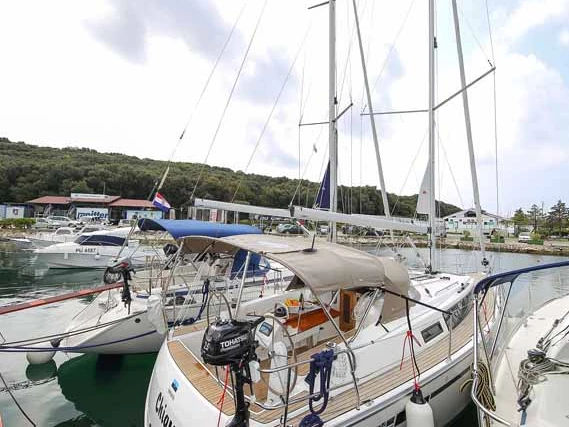 Bavaria Cruiser 34 de alquiler a Pula