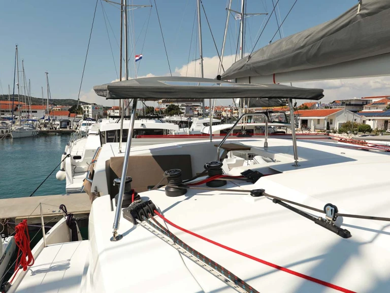 Fountaine Pajot Lucia 40 de alquiler a Pula