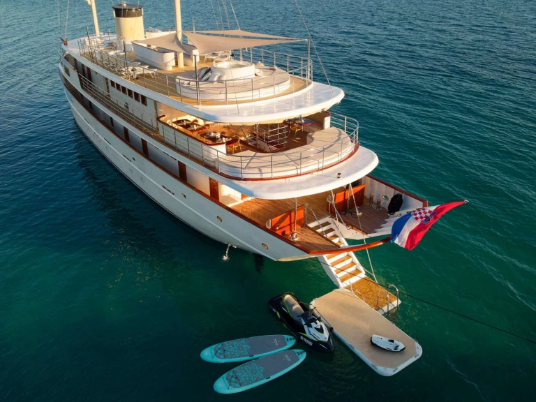 Yate de lujo para alquilar Split al mejor precio