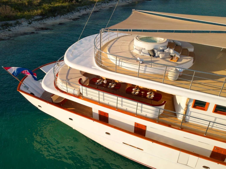 Alquiler Split - Custom Bellezza en SamBoat