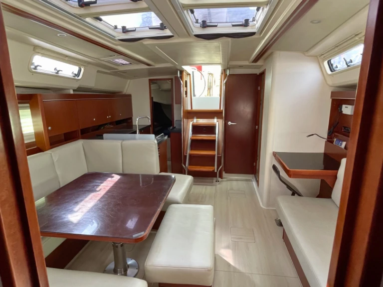 Alquiler de Hanse Hanse 455 en Álimos