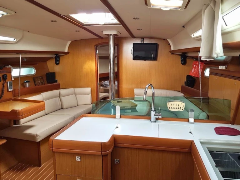 Velero para alquilar Álimos al mejor precio