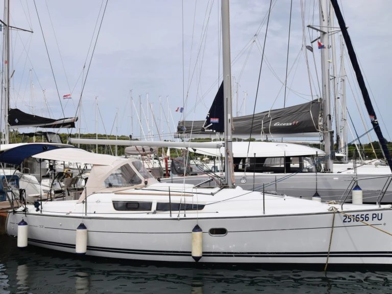 Alquiler de barcos Pula barato de Sun Odyssey 32i