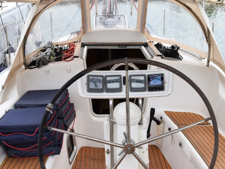 Alquiler de embarcaciones Jeanneau Sun Odyssey 32i enPula en Samboat