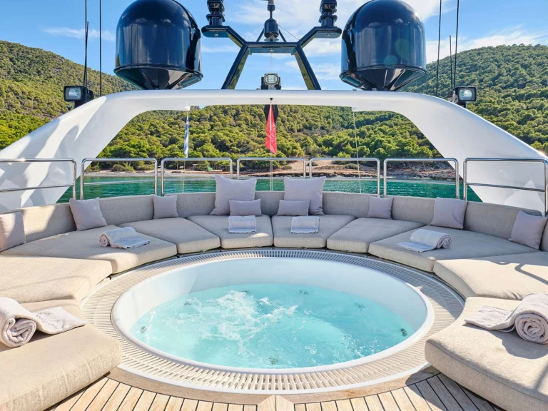 Alquiler de Yate de lujo, con o sin patrón Heesen Atenas
